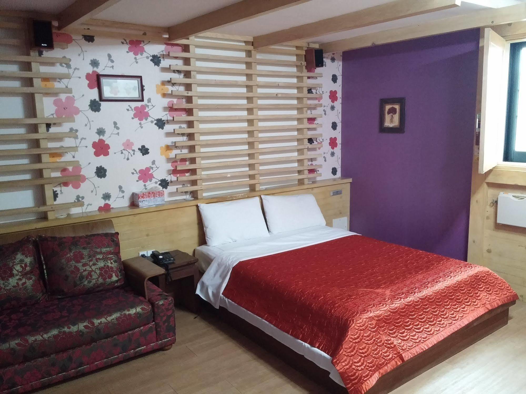 Cyber Motel Gunsan Exterior photo
