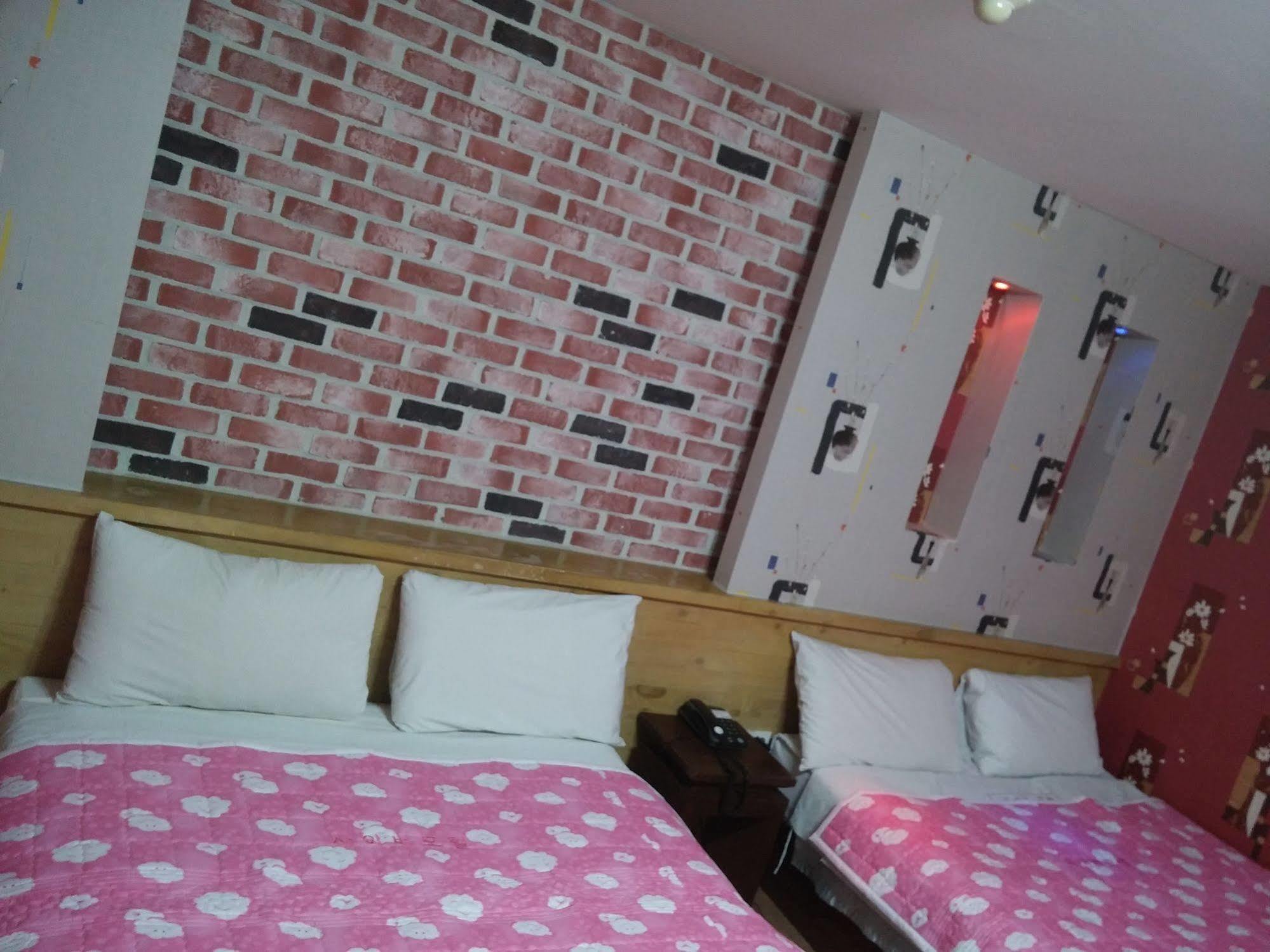 Cyber Motel Gunsan Exterior photo