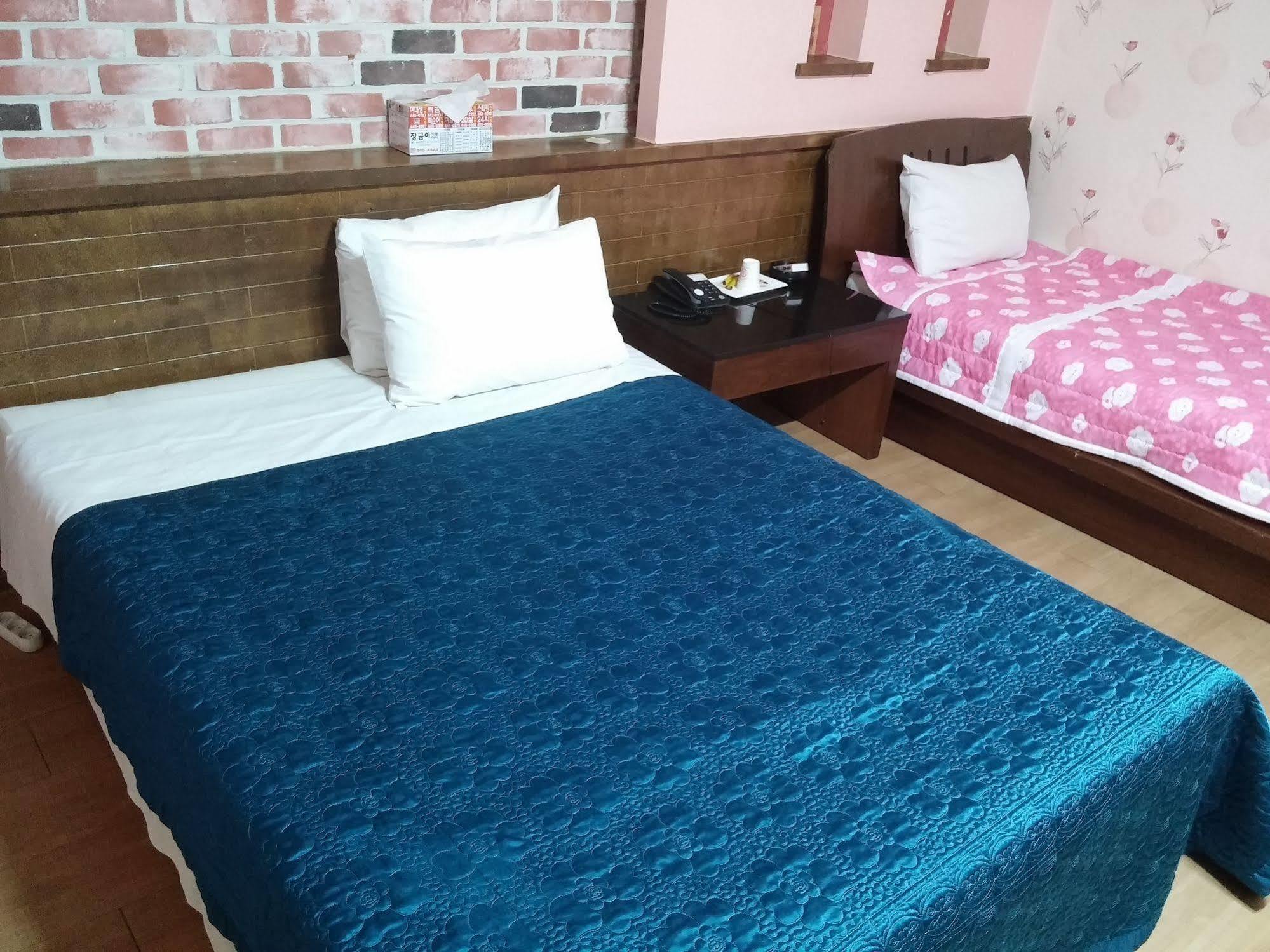 Cyber Motel Gunsan Exterior photo